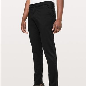 Lululemon Men’s Commission Pant Classic in Black